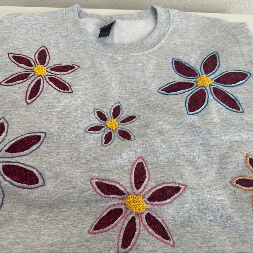 Boho Cottagecore Hand Embroidered Floral Sweatshirt One of a Kind Women’s L - Picture 10 of 10